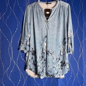 Charming NWT Blouse for women! Size XXL..